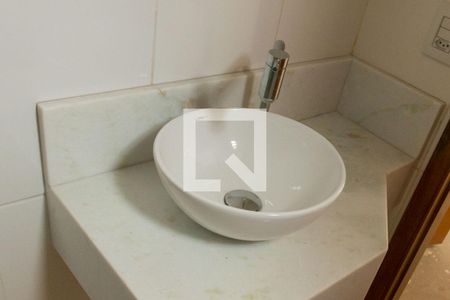 Casa de condomínio à venda com 92m², 2 quartos e 3 vagasBanheiro da Suíte 1