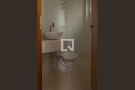 Casa de condomínio à venda com 105m², 2 quartos e 3 vagasBanheiro suite 2