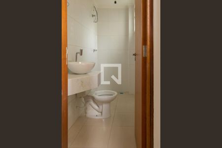 Casa de condomínio à venda com 105m², 2 quartos e 3 vagasBanheiro suite 2