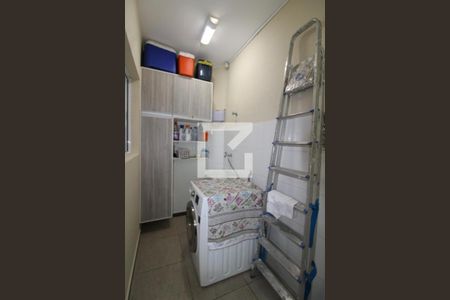 Casa à venda com 165m², 3 quartos e 2 vagasÁrea de Serviço