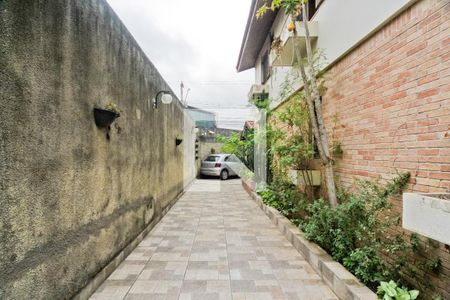 Casa à venda com 274m², 3 quartos e 5 vagas Casa à venda com 274m², 3 quartos e 5 vagasÁrea Externa