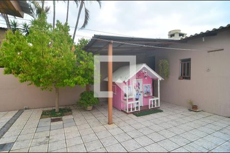 Casa à venda com 150m², 2 quartos e 2 vagasPátio