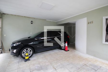 Casa à venda com 310m², 4 quartos e 2 vagas Casa à venda com 310m², 4 quartos e 2 vagasGaragem