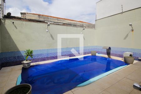 Casa à venda com 310m², 4 quartos e 2 vagas Casa à venda com 310m², 4 quartos e 2 vagasQuintal / Piscina