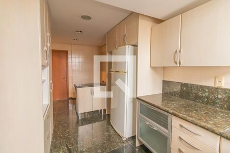 Apartamento à venda com 200m², 4 quartos e 2 vagasCozinha