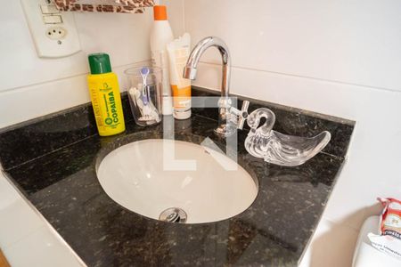 Casa de condomínio à venda com 65m², 2 quartos e 1 vaga Casa de condomínio à venda com 65m², 2 quartos e 1 vagaBanheiro do Quarto 2