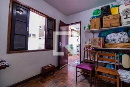 Casa à venda com 200m², 3 quartos e 2 vagas Casa à venda com 200m², 3 quartos e 2 vagasEdícula