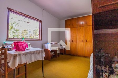 Casa à venda com 200m², 3 quartos e 2 vagas Casa à venda com 200m², 3 quartos e 2 vagasQuarto 2