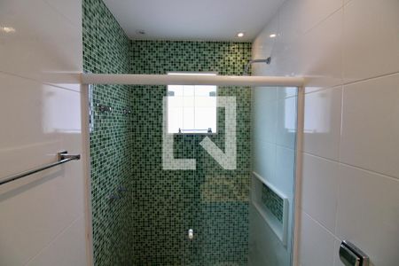 Casa de condomínio à venda com 320m², 5 quartos e 2 vagas Casa de condomínio à venda com 320m², 5 quartos e 2 vagasBanheiro da Suíte 3