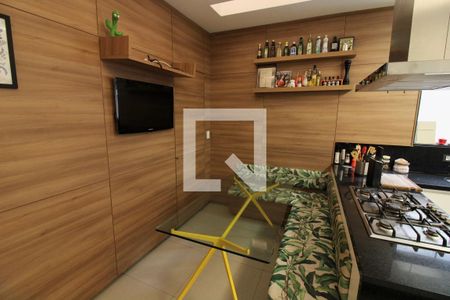 Casa de condomínio à venda com 320m², 5 quartos e 2 vagas Casa de condomínio à venda com 320m², 5 quartos e 2 vagasCozinha