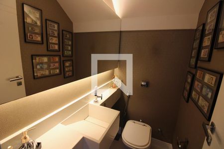 Casa de condomínio à venda com 320m², 5 quartos e 2 vagas Casa de condomínio à venda com 320m², 5 quartos e 2 vagasLavabo