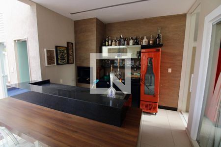 Casa de condomínio à venda com 320m², 5 quartos e 2 vagas Casa de condomínio à venda com 320m², 5 quartos e 2 vagasChurrasqueira