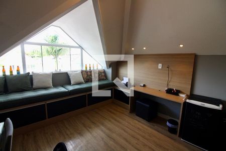 Casa de condomínio à venda com 320m², 5 quartos e 2 vagas Casa de condomínio à venda com 320m², 5 quartos e 2 vagasQuarto