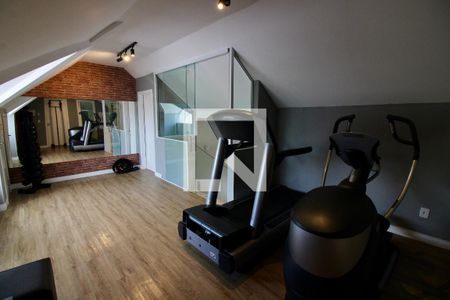 Casa de condomínio à venda com 320m², 5 quartos e 2 vagas Casa de condomínio à venda com 320m², 5 quartos e 2 vagasAcademia