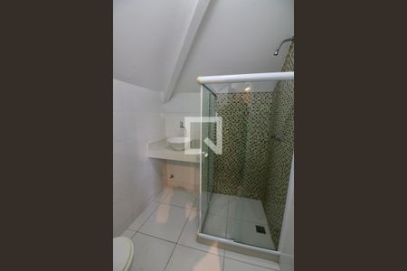 Casa de condomínio à venda com 320m², 5 quartos e 2 vagas Casa de condomínio à venda com 320m², 5 quartos e 2 vagasBanheiro Social