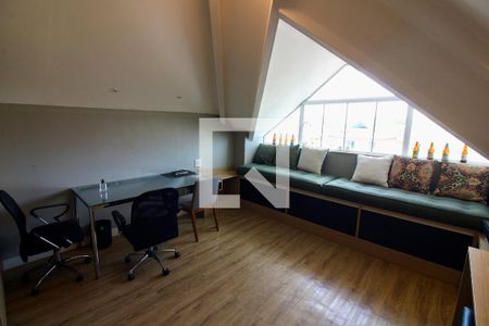 Casa de condomínio à venda com 320m², 5 quartos e 2 vagas Casa de condomínio à venda com 320m², 5 quartos e 2 vagasQuarto