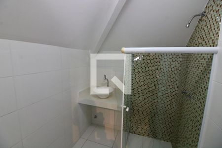 Casa de condomínio à venda com 320m², 5 quartos e 2 vagas Casa de condomínio à venda com 320m², 5 quartos e 2 vagasBanheiro Social