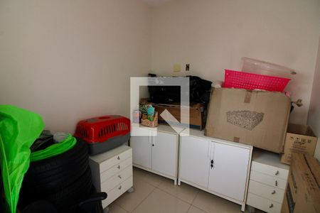 Casa de condomínio à venda com 320m², 5 quartos e 2 vagas Casa de condomínio à venda com 320m², 5 quartos e 2 vagasQuarto de Serviço