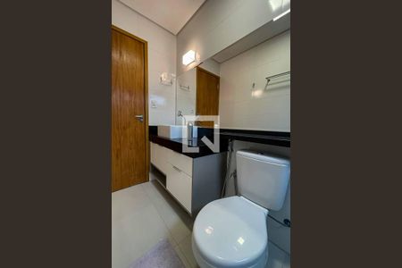 Casa à venda com 213m², 6 quartos e 1 vaga Casa à venda com 213m², 6 quartos e 1 vagaBanheiro