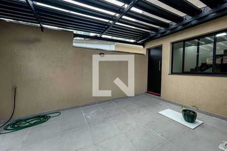Casa à venda com 213m², 6 quartos e 1 vaga Casa à venda com 213m², 6 quartos e 1 vagaGaragem