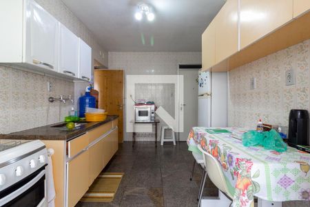 Apartamento à venda com 142m², 2 quartos e 2 vagas Apartamento à venda com 142m², 2 quartos e 2 vagasCozinha