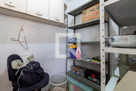 Apartamento à venda com 142m², 2 quartos e 2 vagas Apartamento à venda com 142m², 2 quartos e 2 vagasQuarto de Serviço