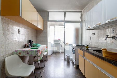 Apartamento à venda com 142m², 2 quartos e 2 vagas Apartamento à venda com 142m², 2 quartos e 2 vagasCozinha