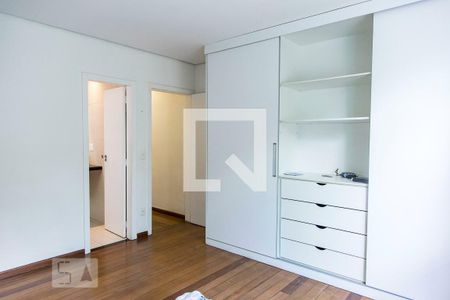 Casa à venda com 350m², 3 quartos e 3 vagas