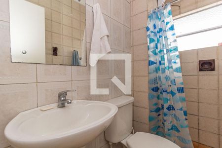 Banheiro de apartamento à venda com 1 quarto, 47m² em Santo Antônio, Porto Alegre