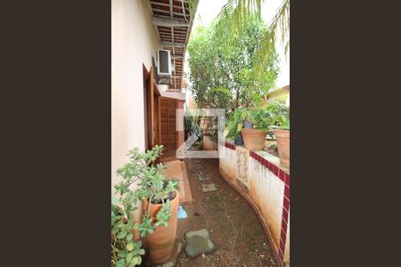 Casa à venda com 170m², 3 quartos e 1 vagaCorredor externo