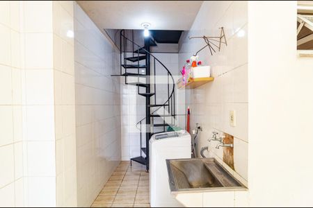 Casa à venda com 150m², 4 quartos e 2 vagas Casa à venda com 150m², 4 quartos e 2 vagasLavanderia