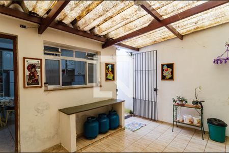 Casa à venda com 150m², 4 quartos e 2 vagas Casa à venda com 150m², 4 quartos e 2 vagasLavanderia