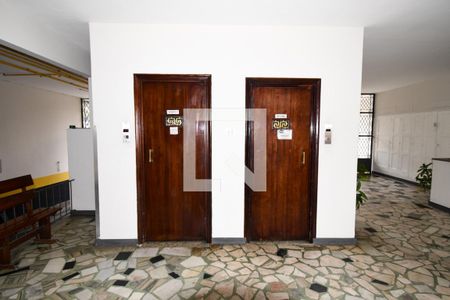 Apartamento à venda com 60m², 2 quartos e 1 vagaElevadores