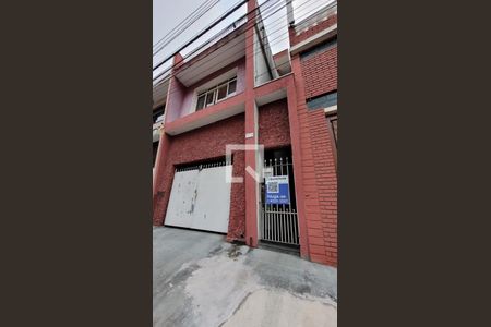 Casa à venda com 352m², 3 quartos e 1 vaga Casa à venda com 352m², 3 quartos e 1 vagaFachada