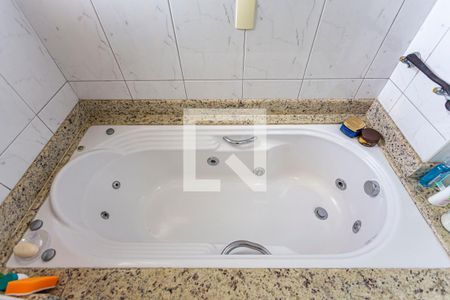 Casa à venda com 235m², 3 quartos e 5 vagas Casa à venda com 235m², 3 quartos e 5 vagasDetalhe do Banheiro da Suite