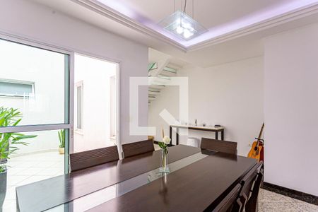 Casa à venda com 235m², 3 quartos e 5 vagas Casa à venda com 235m², 3 quartos e 5 vagasSala de Jantar