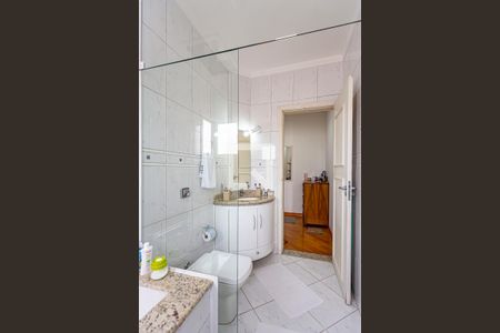 Casa à venda com 235m², 3 quartos e 5 vagas Casa à venda com 235m², 3 quartos e 5 vagasBanheiro da Suite