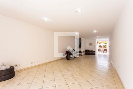 Casa à venda com 235m², 3 quartos e 5 vagas Casa à venda com 235m², 3 quartos e 5 vagasGaragem