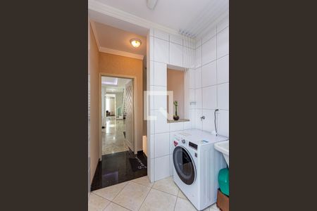 Casa à venda com 235m², 3 quartos e 5 vagas Casa à venda com 235m², 3 quartos e 5 vagasÁrea de Serviço