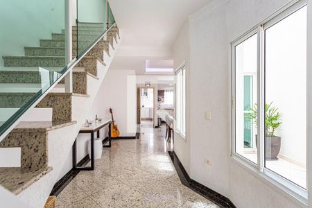 Casa à venda com 235m², 3 quartos e 5 vagas Casa à venda com 235m², 3 quartos e 5 vagasHall