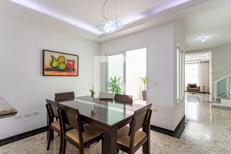 Casa à venda com 235m², 3 quartos e 5 vagas Casa à venda com 235m², 3 quartos e 5 vagasSala de Jantar