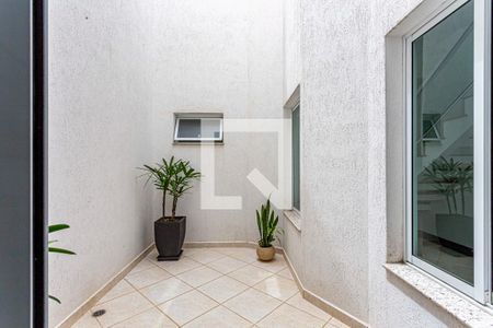 Casa à venda com 235m², 3 quartos e 5 vagas Casa à venda com 235m², 3 quartos e 5 vagasÁrea de Inverno