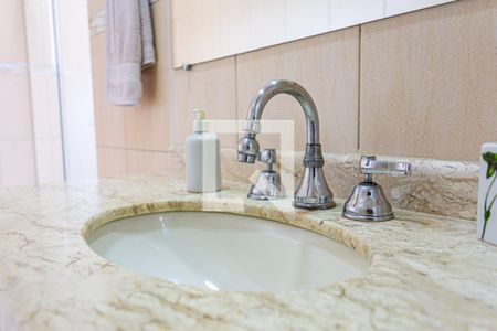 Casa à venda com 235m², 3 quartos e 5 vagas Casa à venda com 235m², 3 quartos e 5 vagasDetalhe do Banheiro