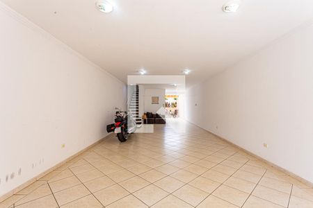 Casa à venda com 235m², 3 quartos e 5 vagas Casa à venda com 235m², 3 quartos e 5 vagasGaragem