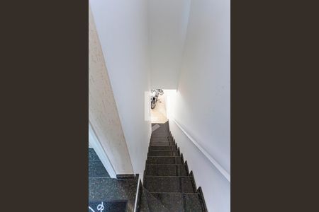 Casa à venda com 235m², 3 quartos e 5 vagas Casa à venda com 235m², 3 quartos e 5 vagasEscada Garagem