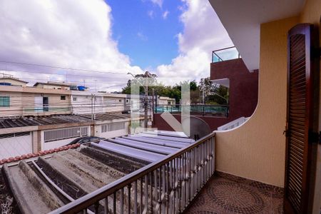 Casa à venda com 150m², 3 quartos e 2 vagasQuarto 1 - Varanda 