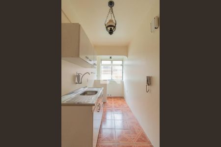 Apartamento à venda com 38m², 1 quarto e sem vaga Apartamento à venda com 38m², 1 quarto e sem vagaCozinha e Área de Serviço