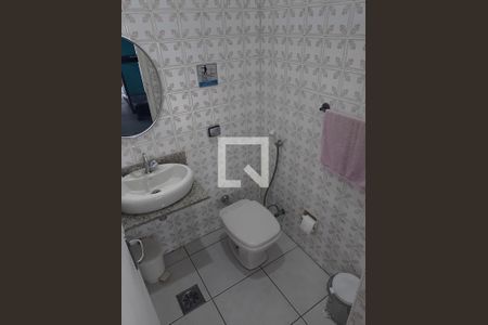 Casa à venda com 211m², 3 quartos e 6 vagasBanheiro