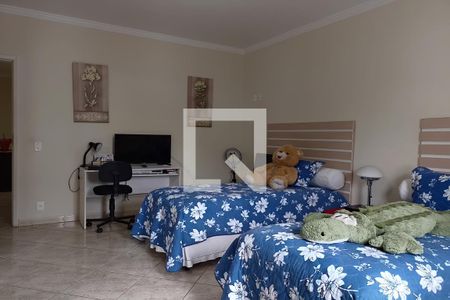 Casa à venda com 211m², 3 quartos e 6 vagasQuarto 2