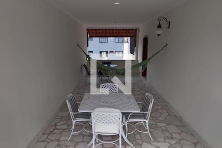 Casa à venda com 211m², 3 quartos e 6 vagasVaranda